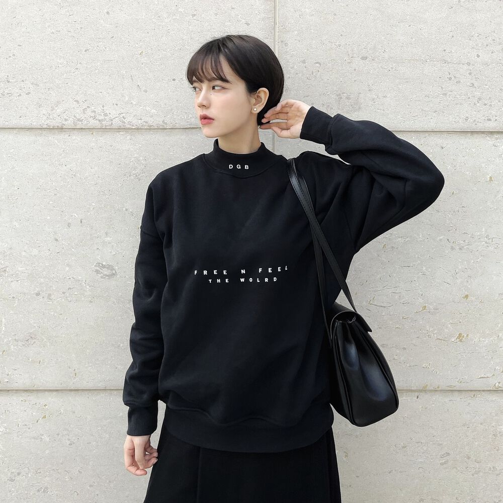 Mẫu áo sweater cổ cao